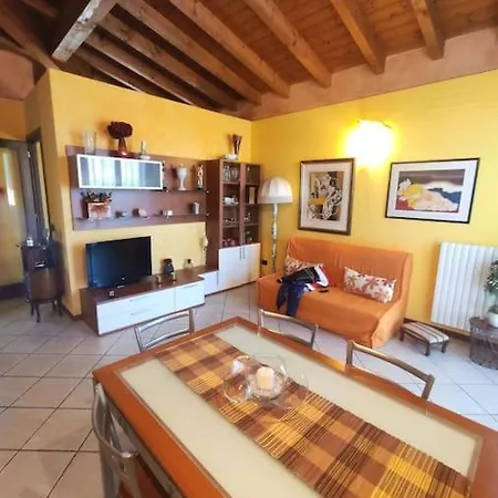 Casa Di Michela A Con Piscina Lejlighed