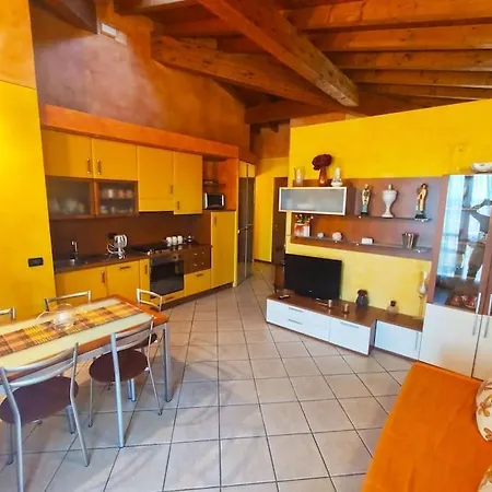 Lejlighed Casa Di Michela A Con Piscina Sirmione